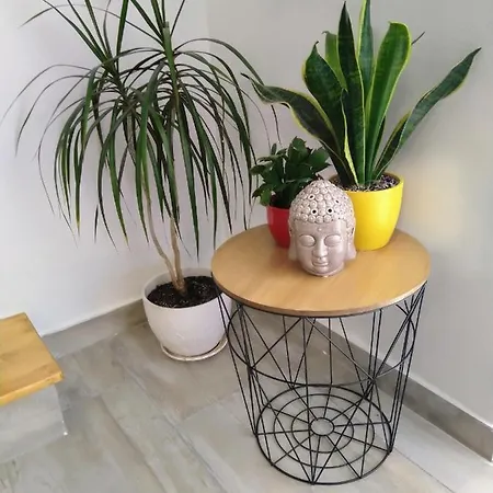 アパート Lilly プーラ