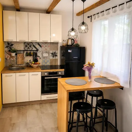 Lilly Apartment